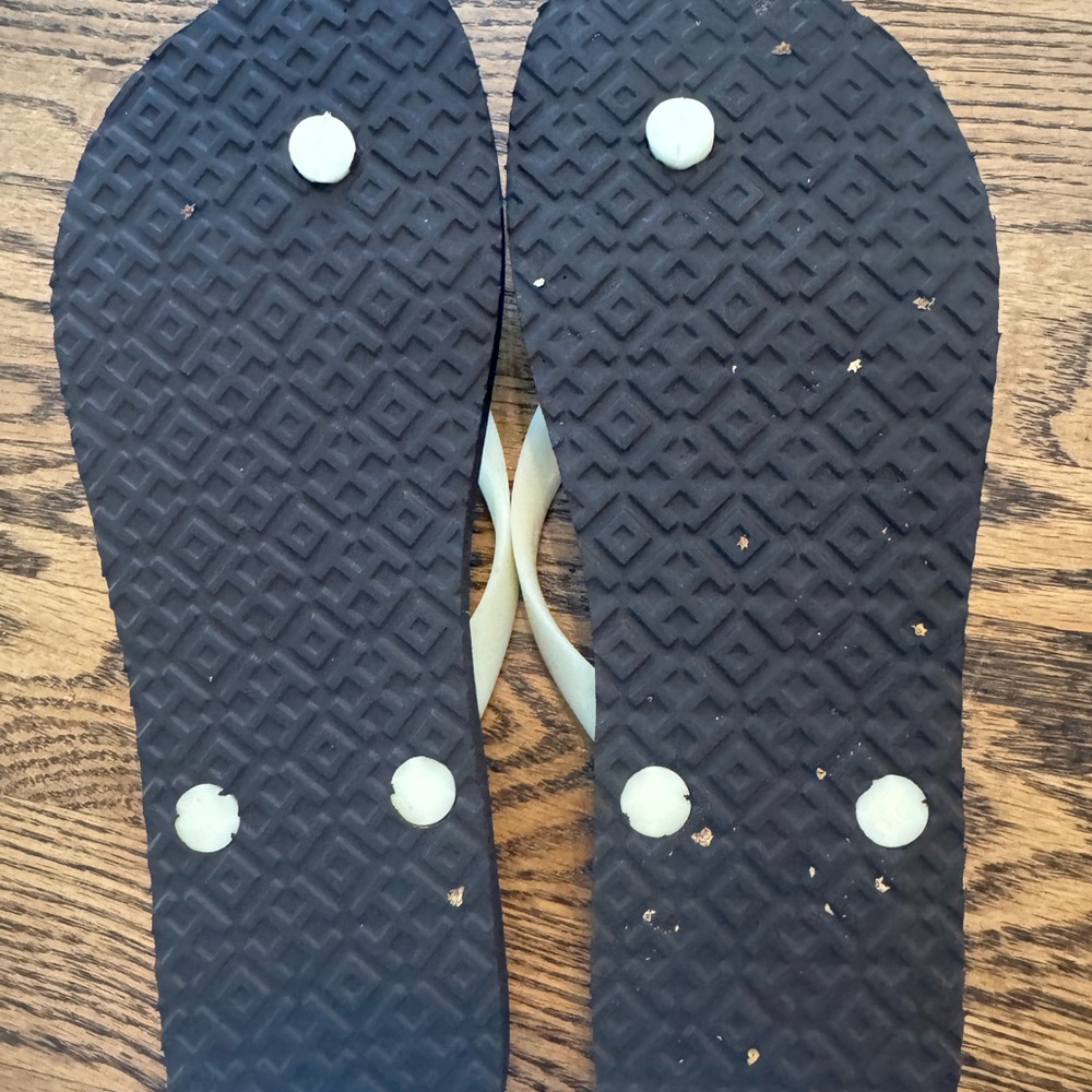 Tory Burch Brown and Cream Geometric Flip Flops - Picture 2 of 2